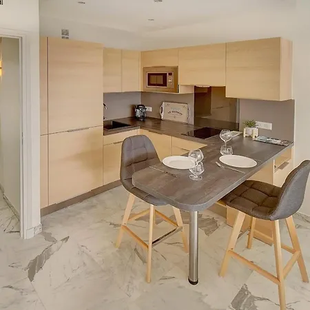 Immogroom- Magnificent View - New - Terrace - Ac Apartment